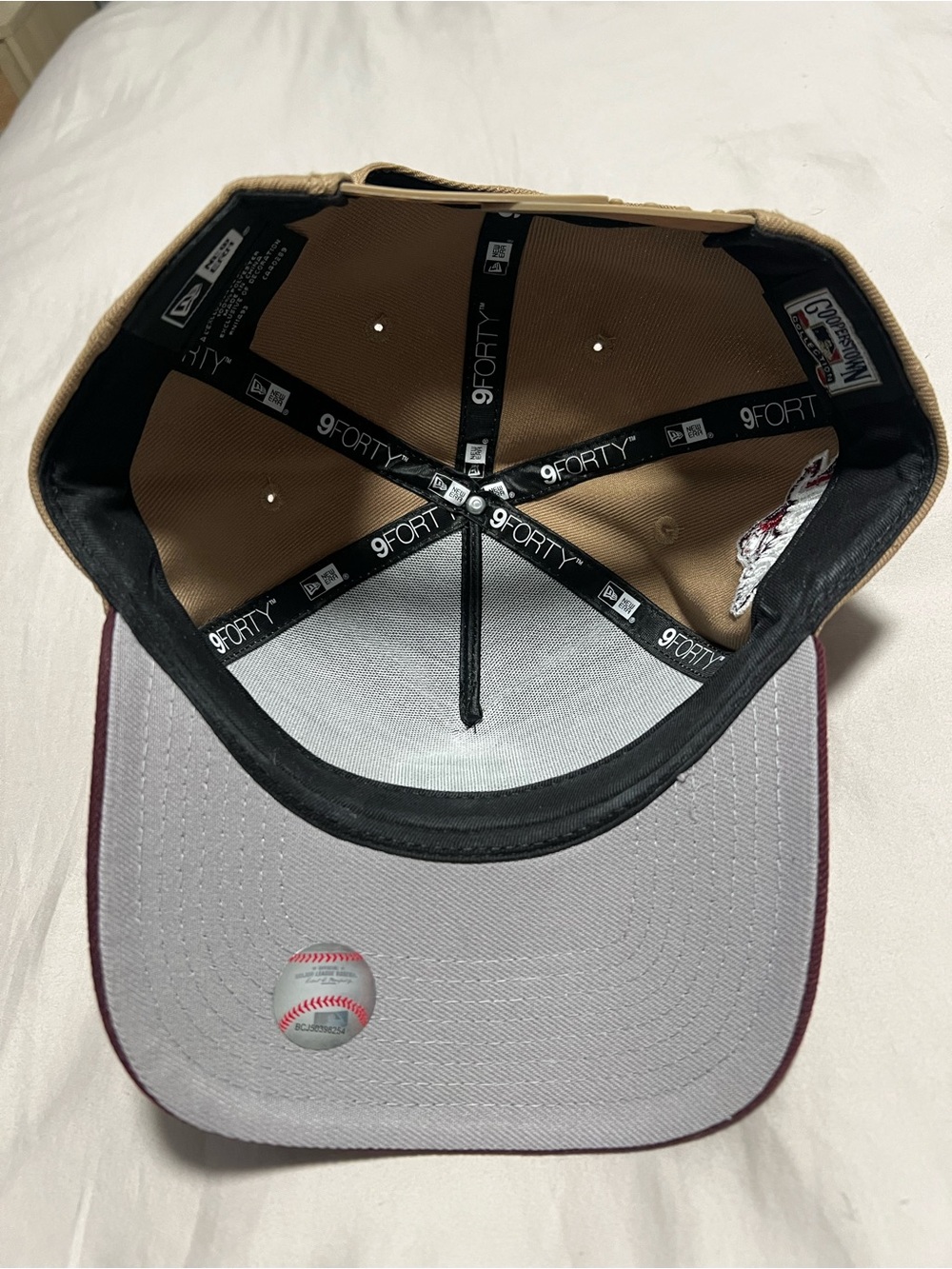 New Era San Diego Padres 1998 World Series Patch Cap Khaki Maroon - Picture 3 of 4